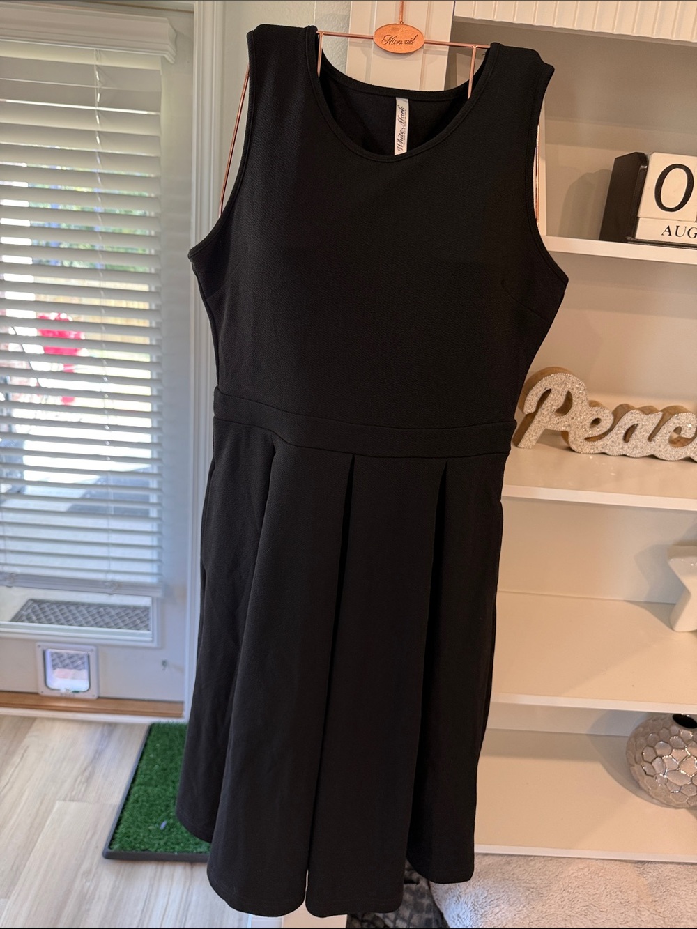 White Mark Black Sleeveless Pleated Mini Dress
